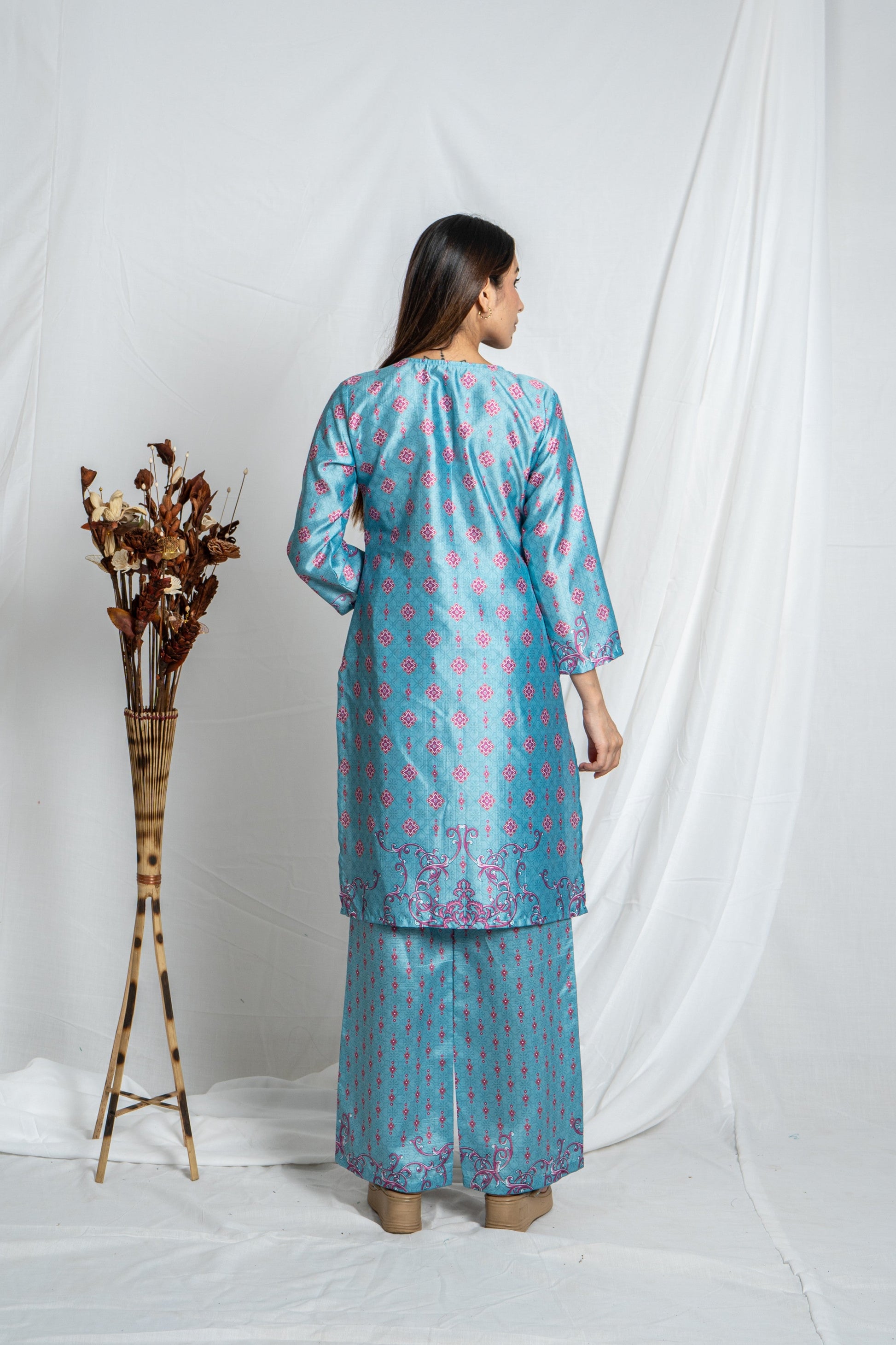 Powder Blue V-Neck Kanika Co-Ord Set for Women | Kanika Collection Noia