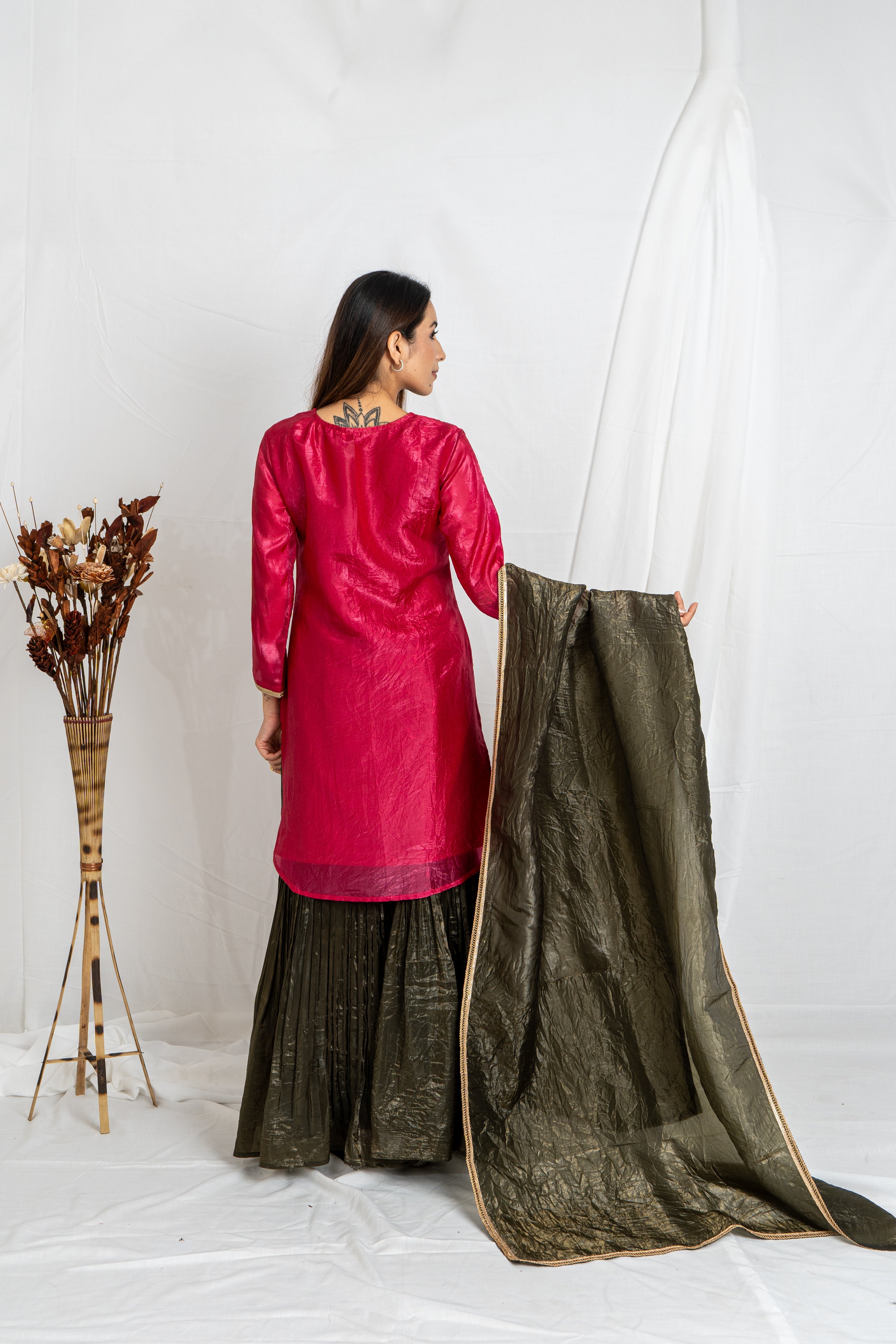 Malika Kurta Set Pink & Green Gold Crush with Dupatta Noia