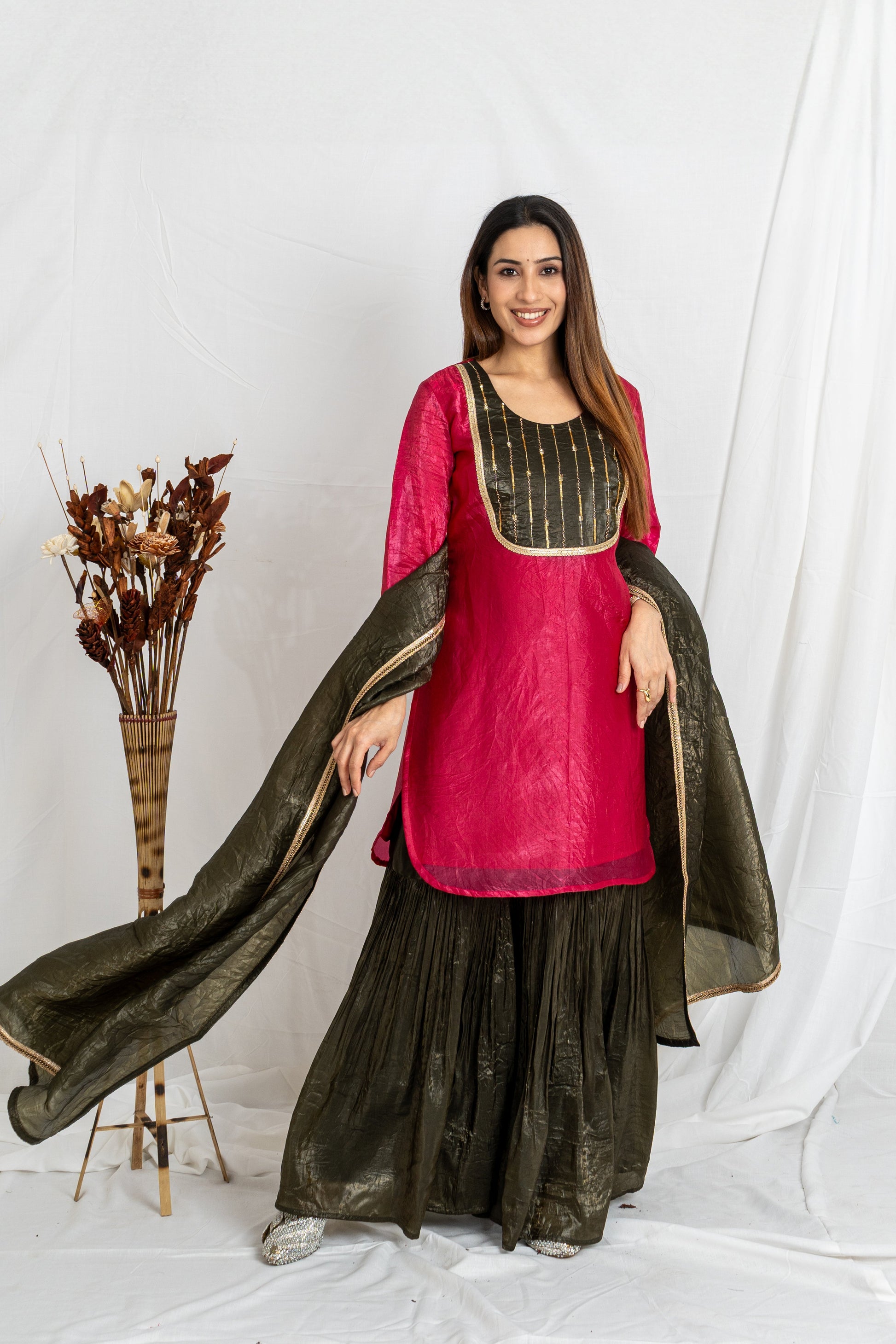 Malika Kurta Set Pink & Green Gold Crush with Dupatta Noia