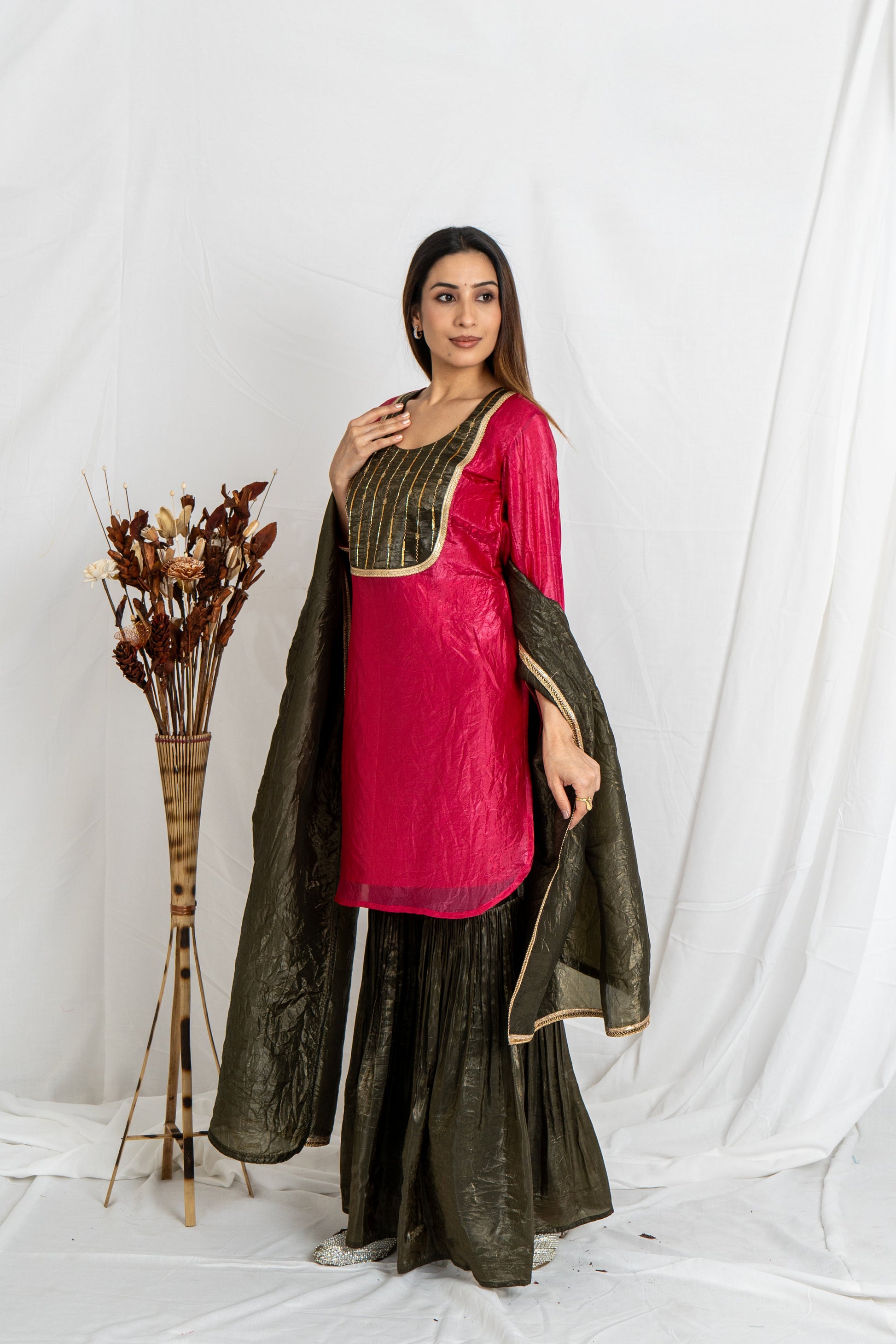 Malika Kurta Set Pink & Green Gold Crush with Dupatta Noia