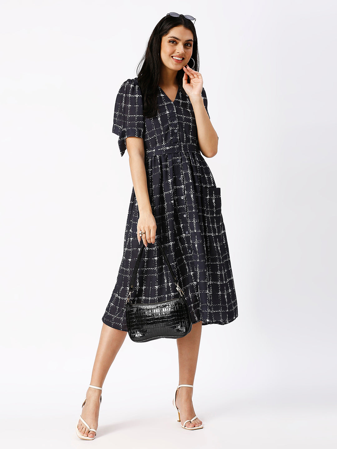Noia Women V-Neck Black and White Dress