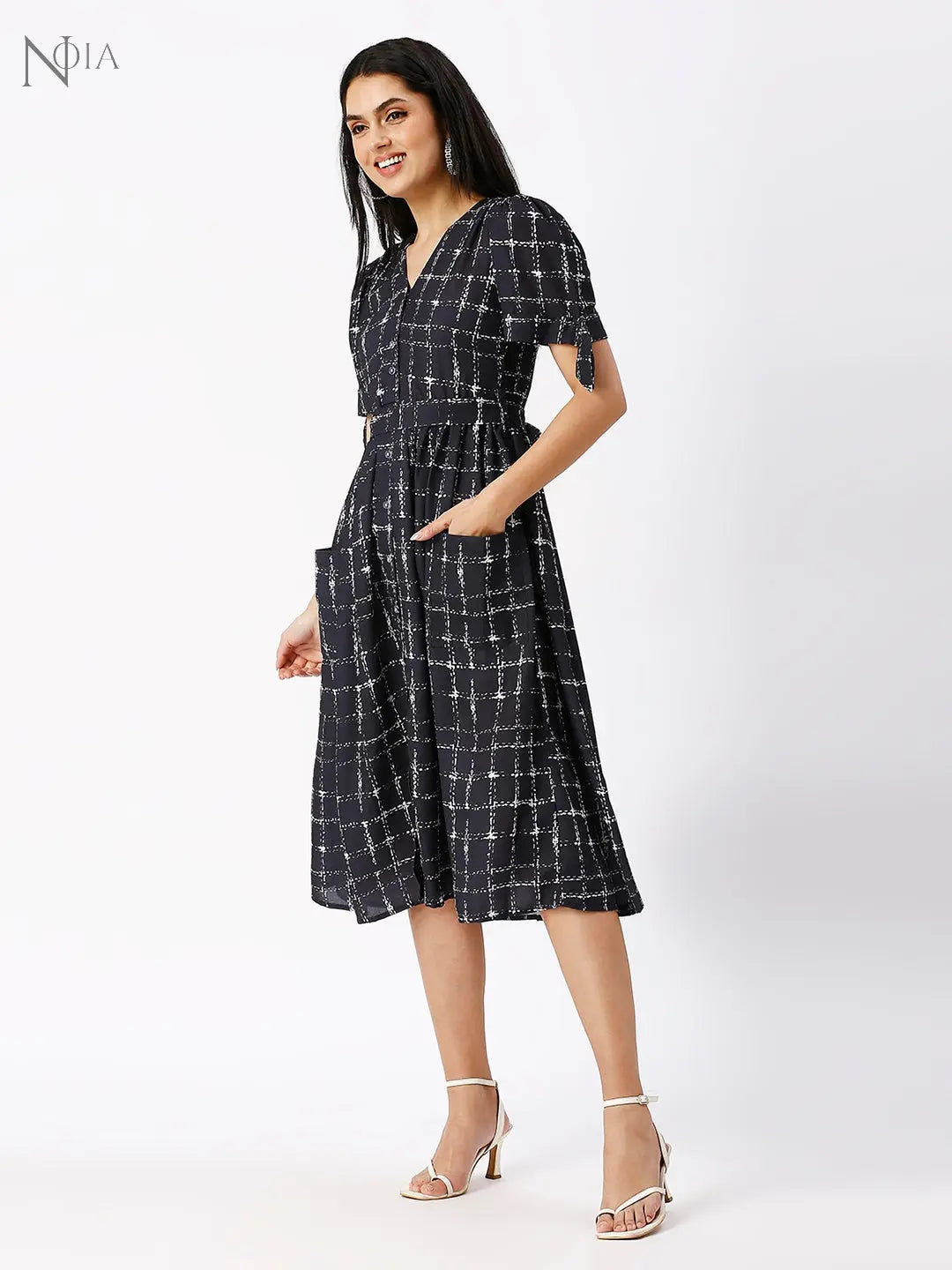 Noia Women V-Neck Black and White Dress Noia