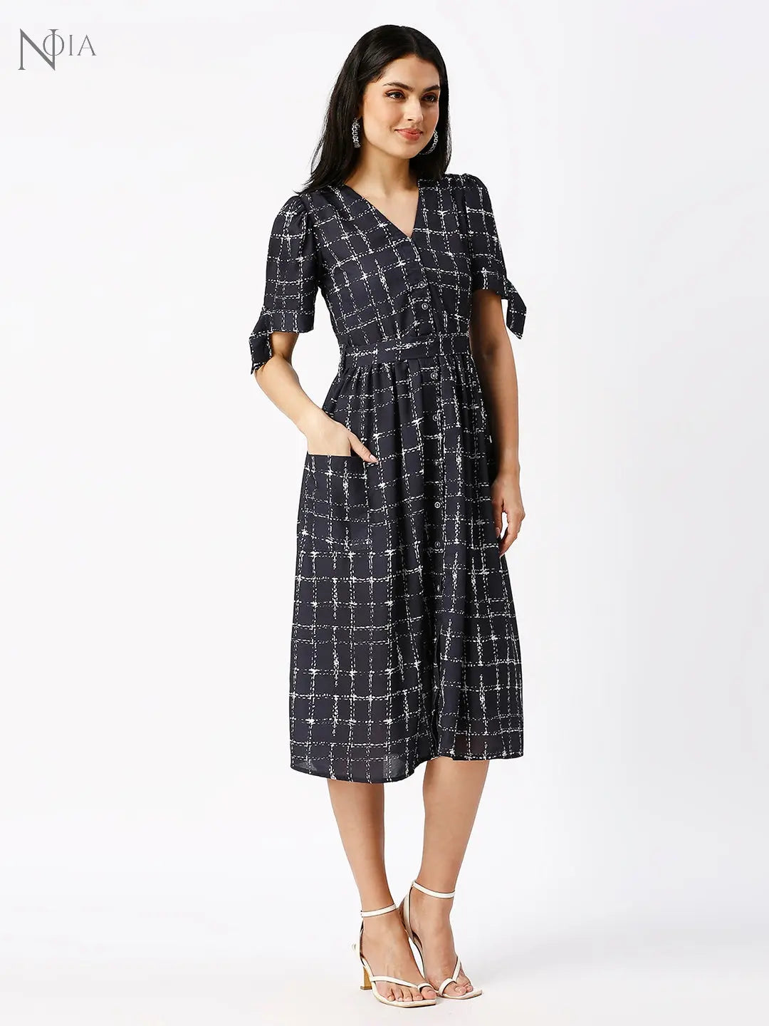 Noia Women V-Neck Black and White Dress Noia