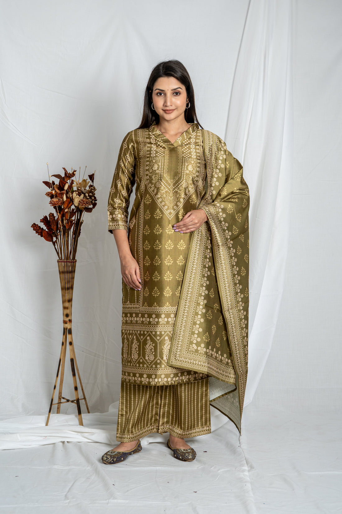 Auraya Ethnic Green Printed Premium Fabric  – Festive Kurta Set Noia