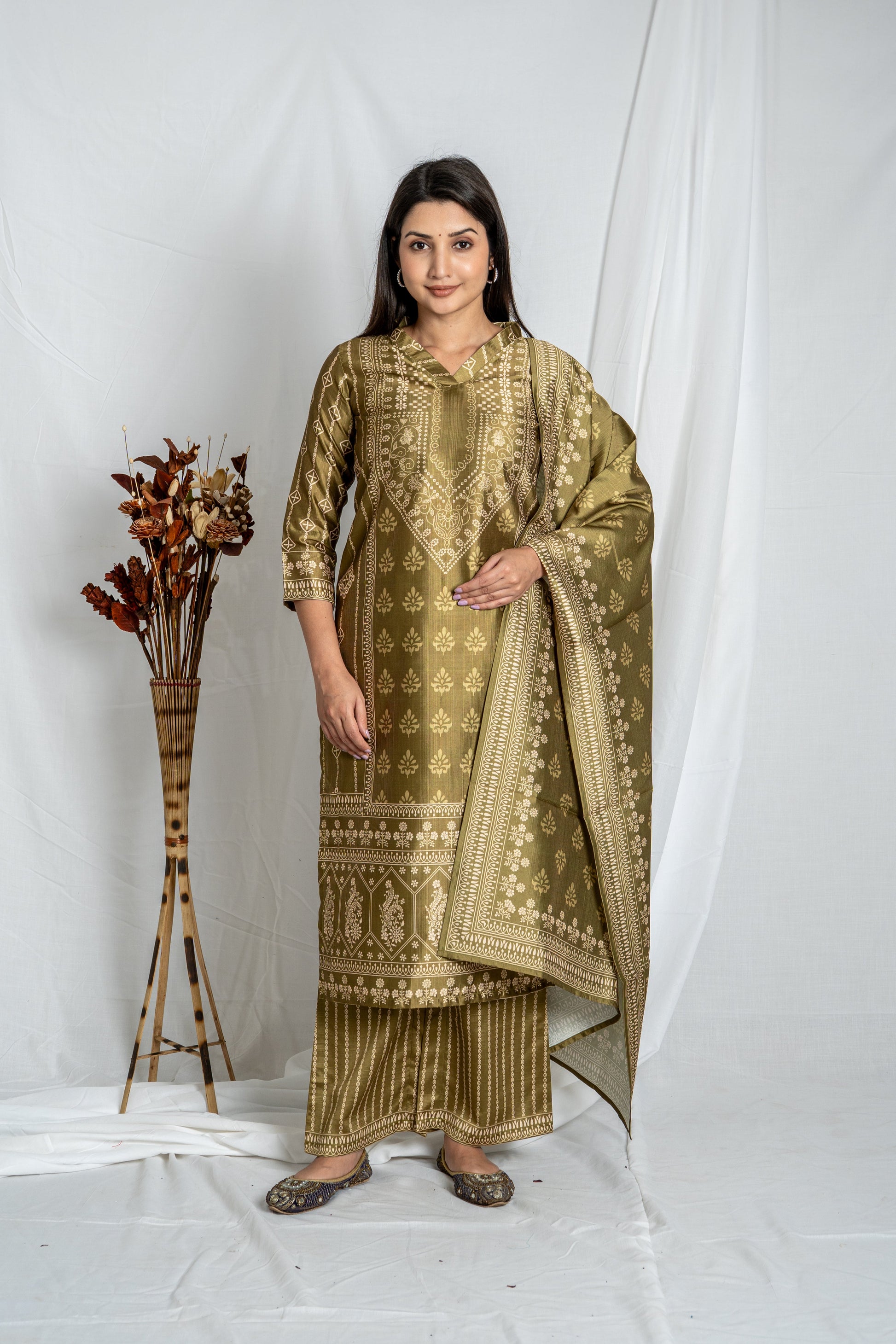 Auraya Ethnic Green Printed Premium Fabric  – Festive Kurta Set Noia
