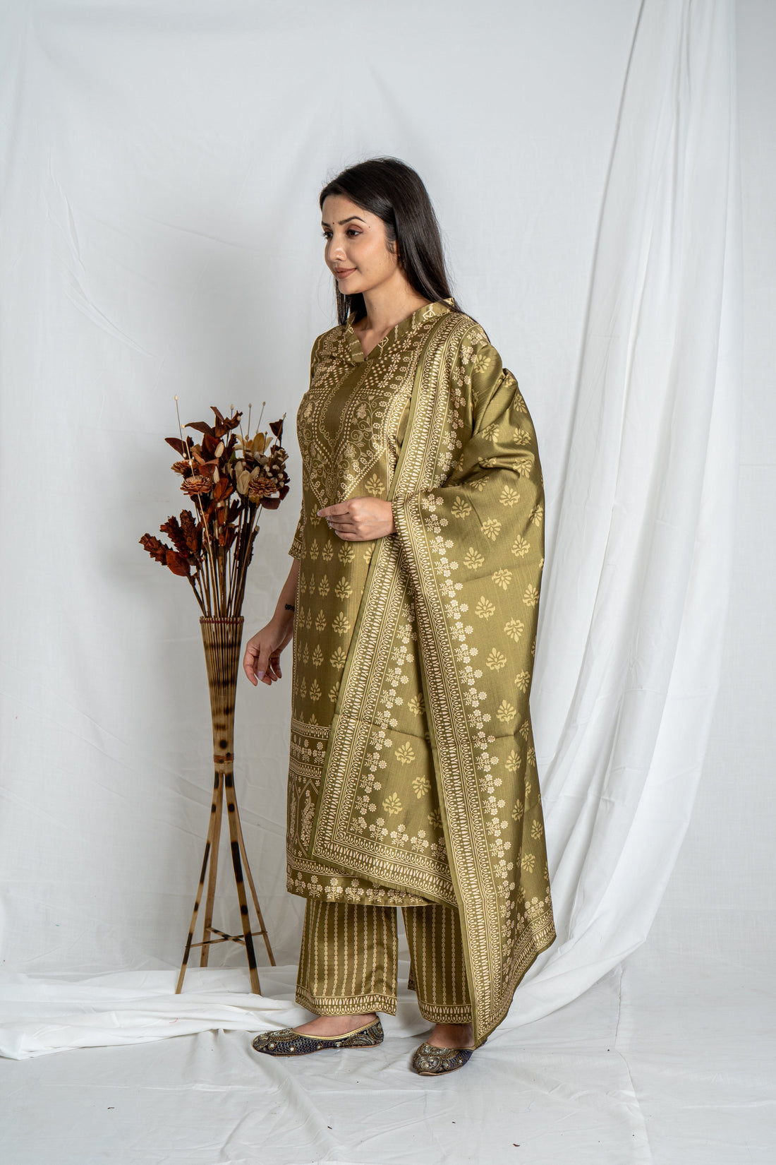 Auraya Ethnic Green Printed Premium Fabric  – Festive Kurta Set Noia