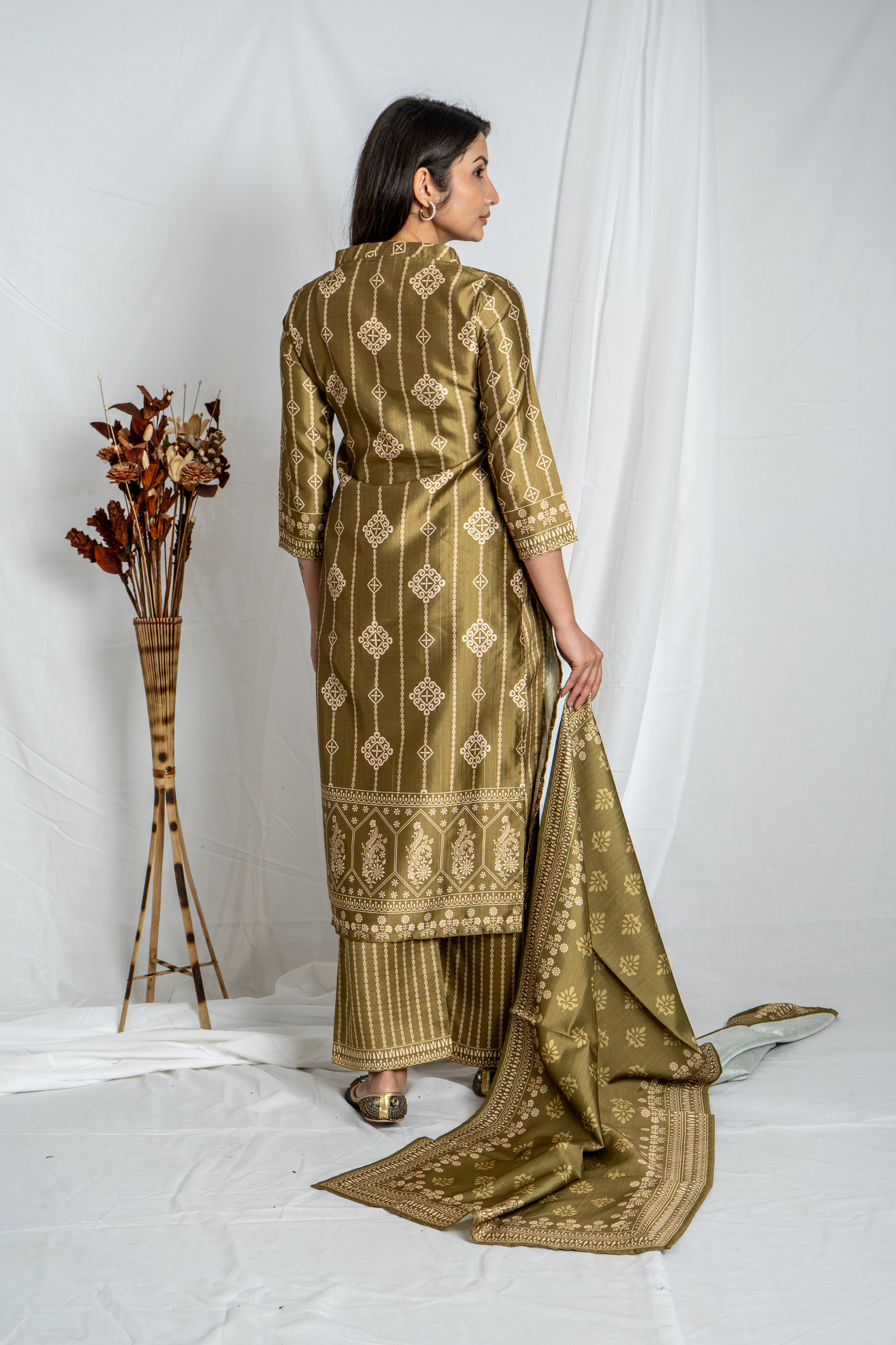 Auraya Ethnic Green Printed Premium Fabric  – Festive Kurta Set Noia
