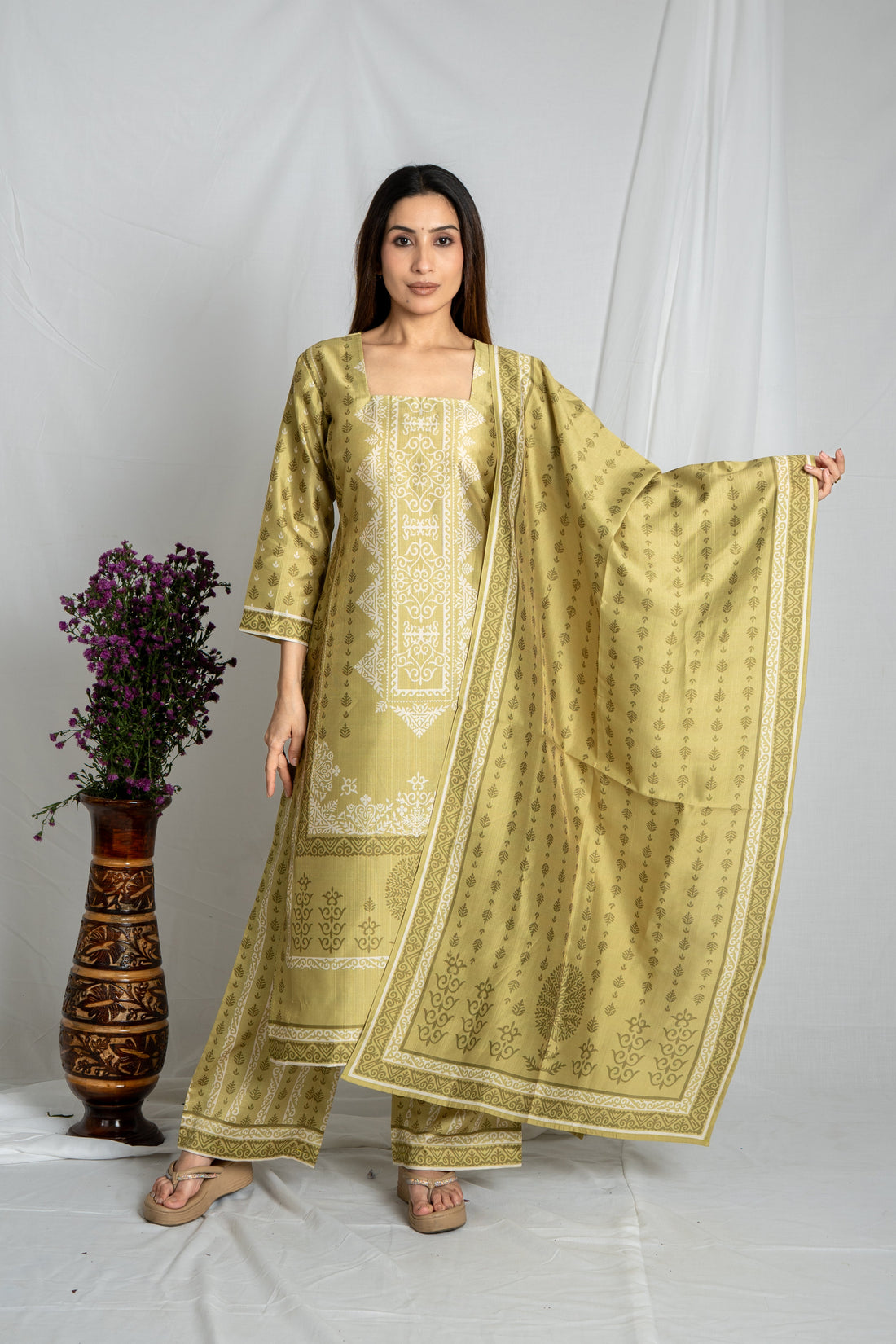 Auraya Olive Green Square Neckline – Premium Kurta Set Noia