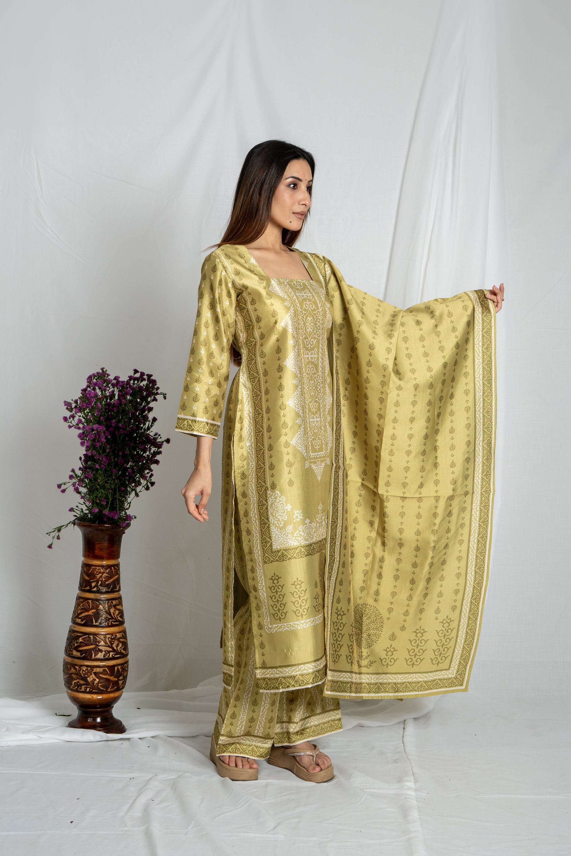 Auraya Olive Green Square Neckline – Premium Kurta Set Noia
