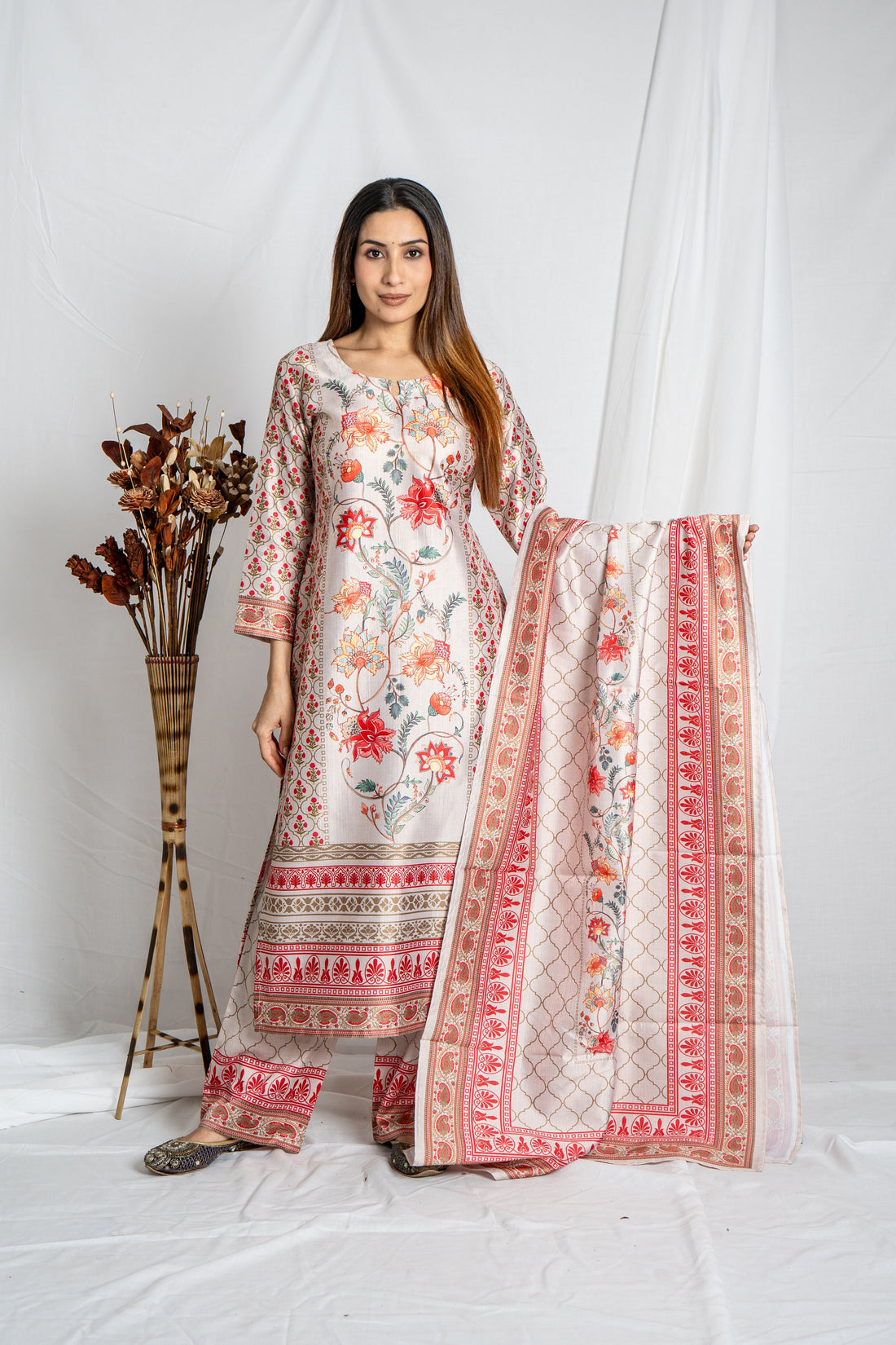Auraya Off-White Multicolor Round Neck in Premium Fabric Floral Auraya Kurta Set Noia