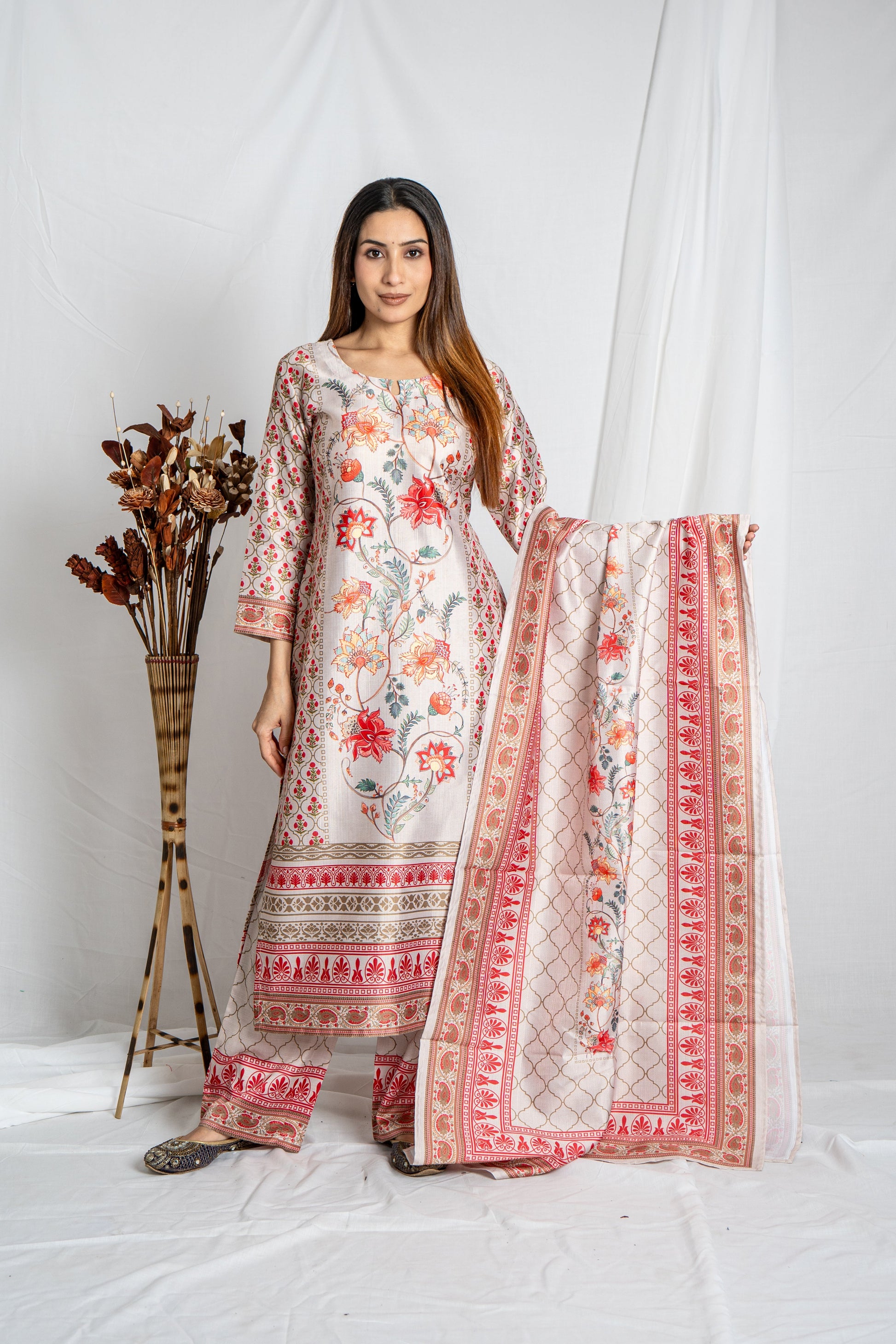 Auraya Off-White Multicolor Round Neck in Premium Fabric Floral Auraya Kurta Set Noia