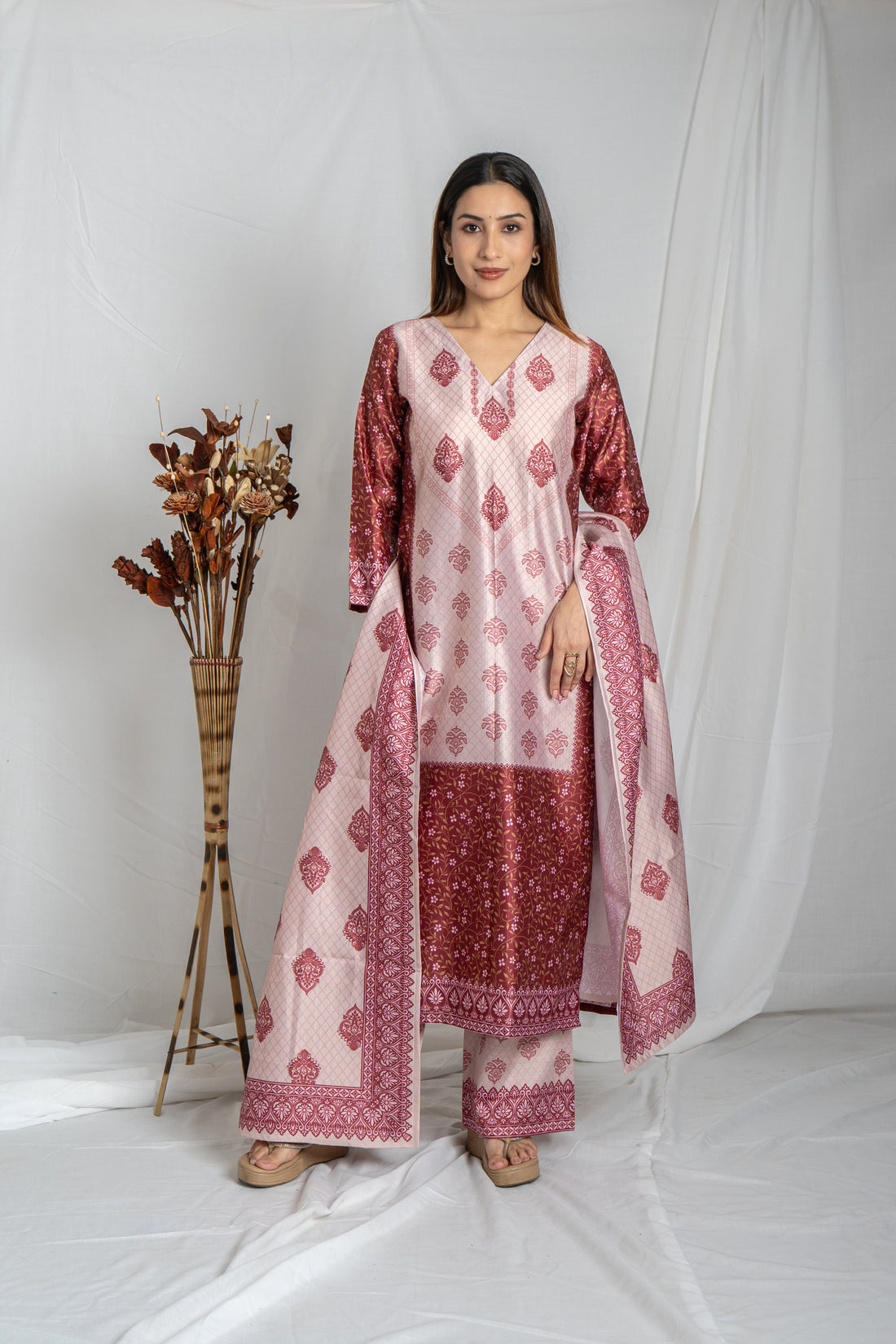 Off-White Multi Premium Fabric Straight Auraya Kurta Set Noia