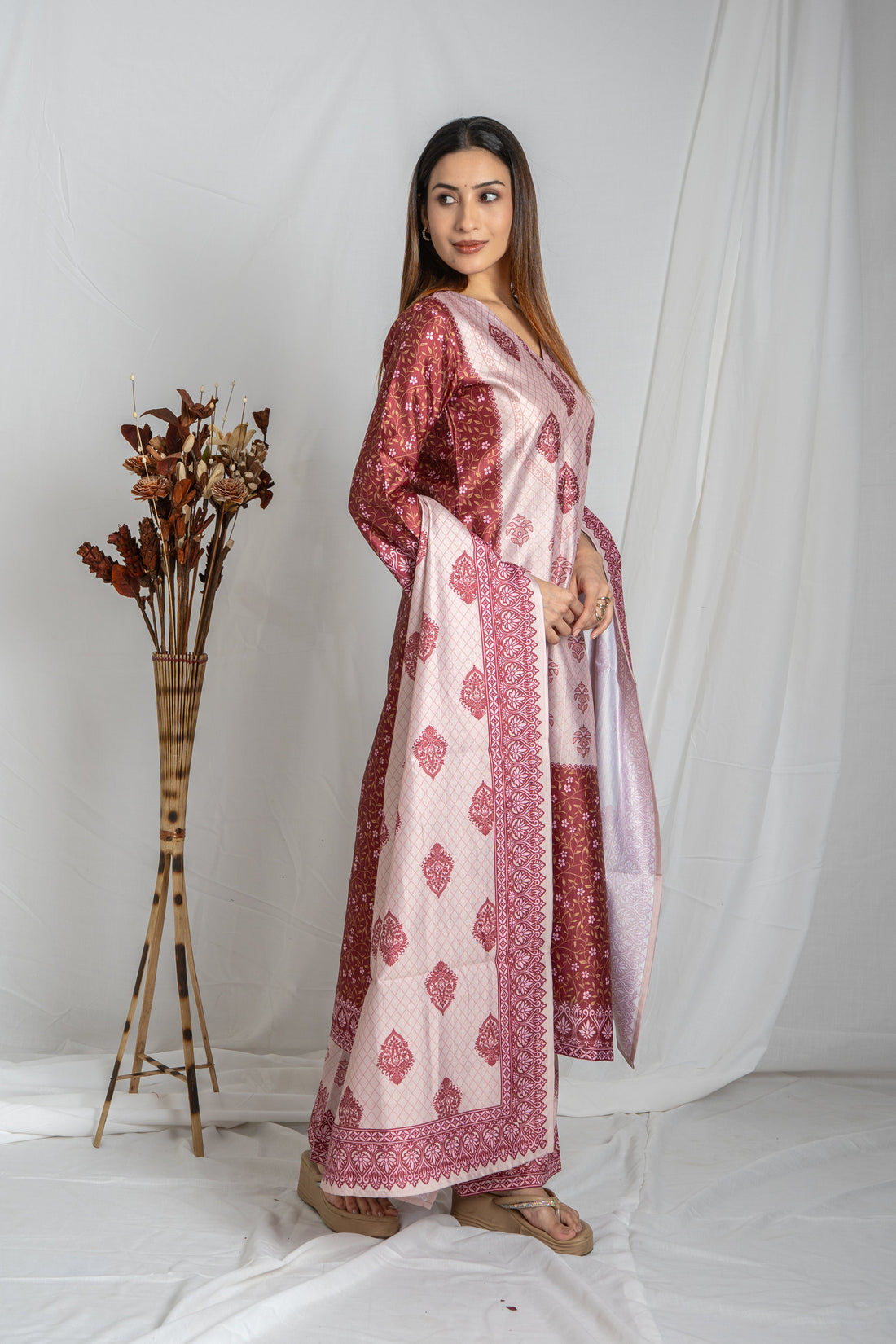 Off-White Multi Premium Fabric Straight Auraya Kurta Set Noia