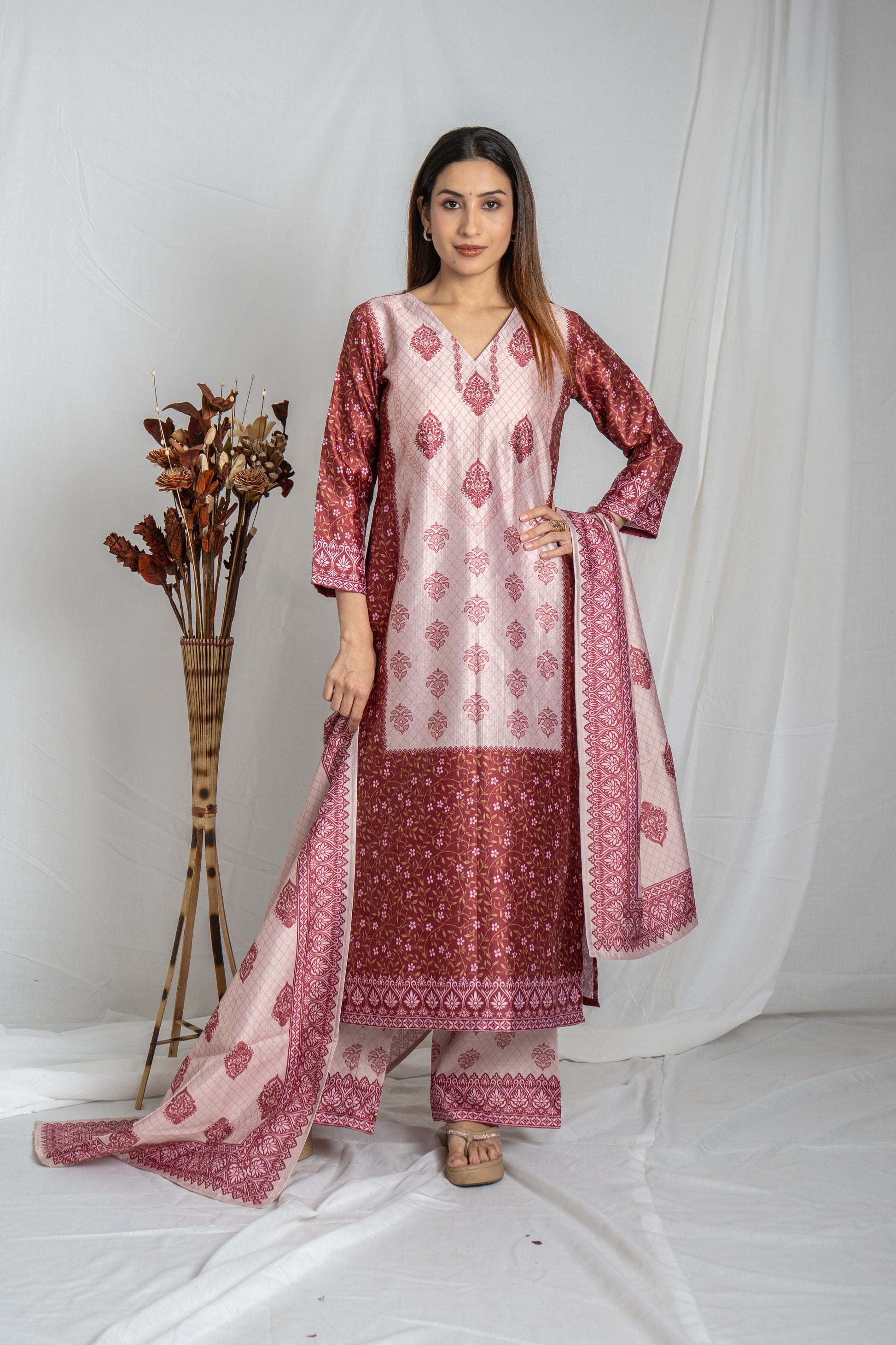 Off-White Multi Premium Fabric Straight Auraya Kurta Set Noia