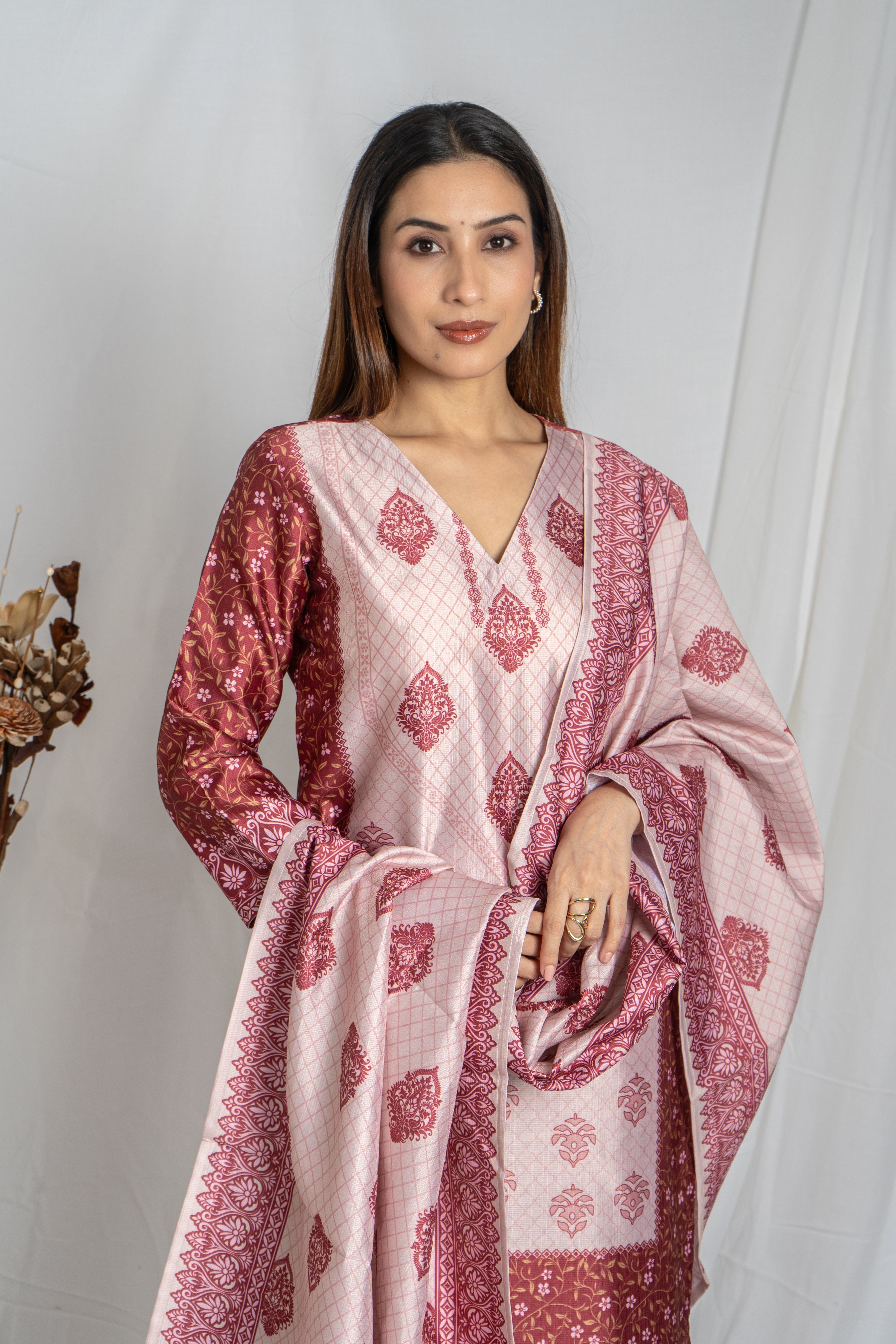 Off-White Multi Premium Fabric Straight Auraya Kurta Set Noia